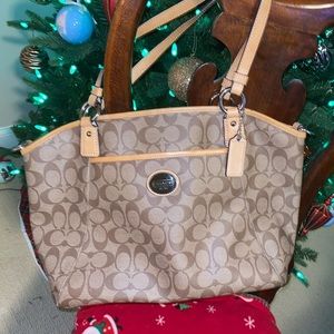 Coach Bag - Signature Canvas